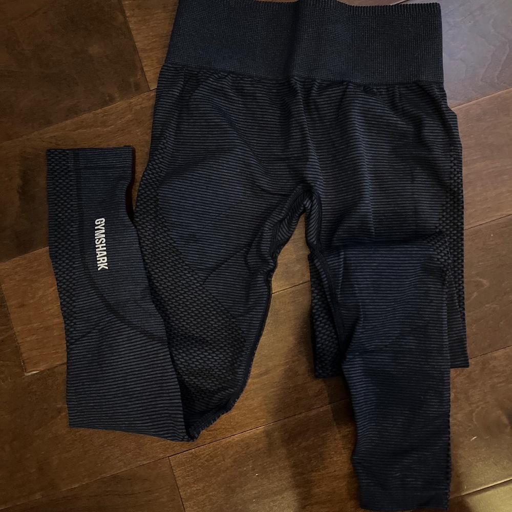 Gymshark navy/black size small workout leggings